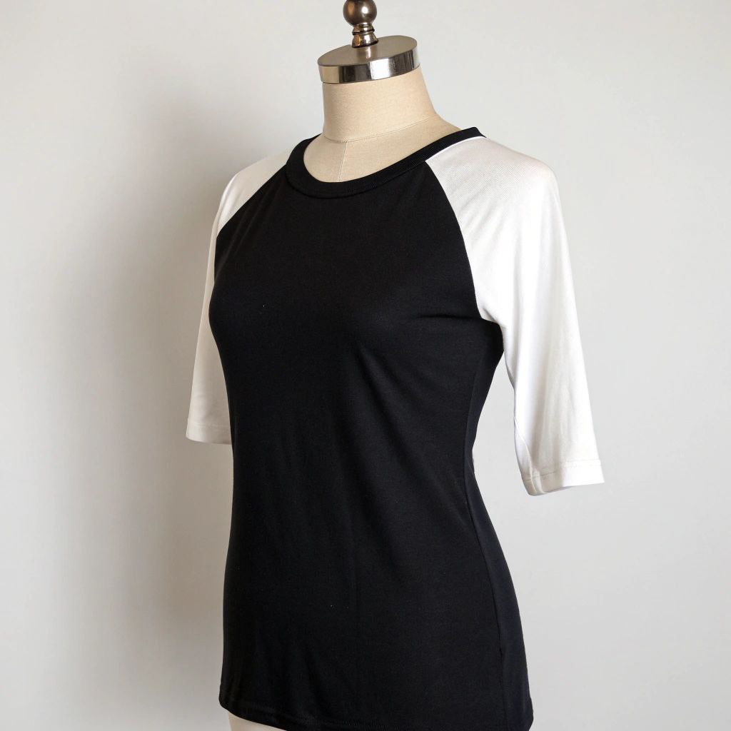 Women's Solid Raglan T-shirt - Black